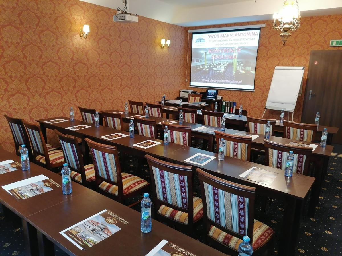 Dwor Maria Antonina Hotel Strzyzow Exterior photo