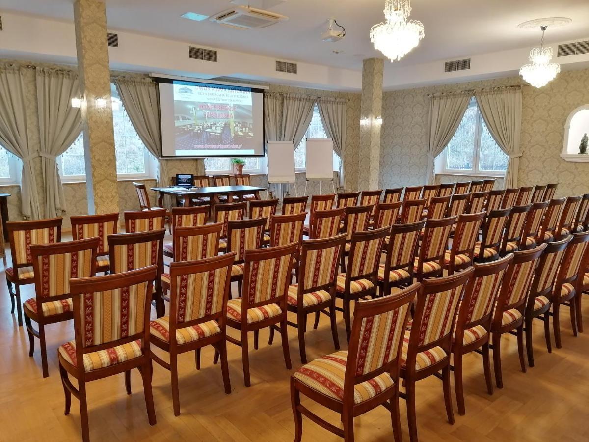Dwor Maria Antonina Hotel Strzyzow Exterior photo